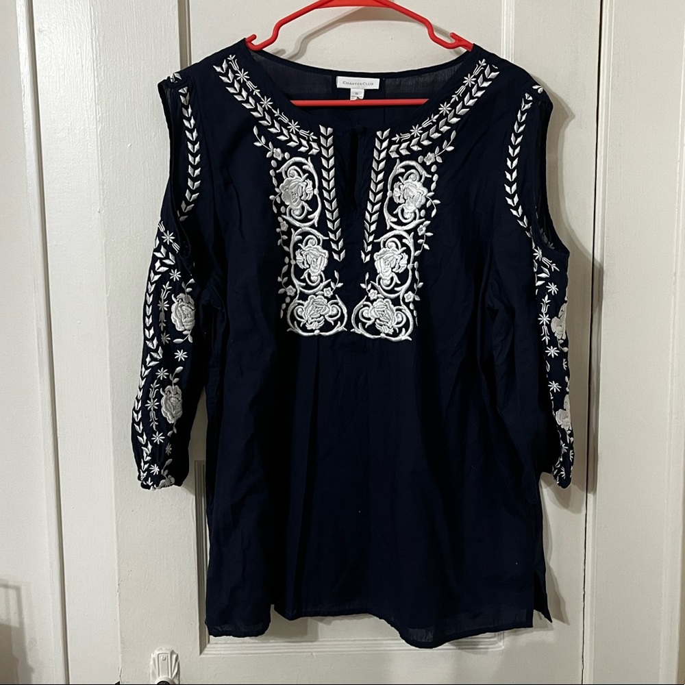 Size XL navy cold shoulder blouse with floral details